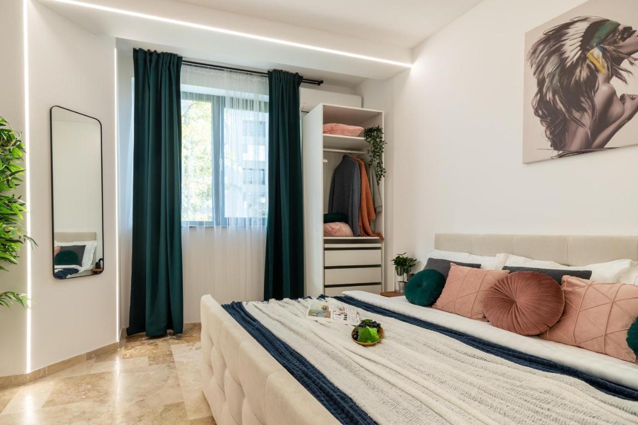 Luxury Living: Smart 2Br Apartment At Unirii Square Bucarest Exterior foto